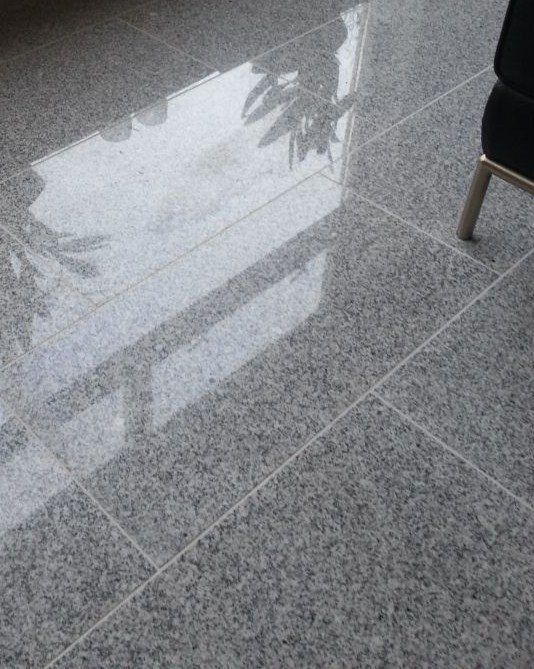 graniet tegel met glans